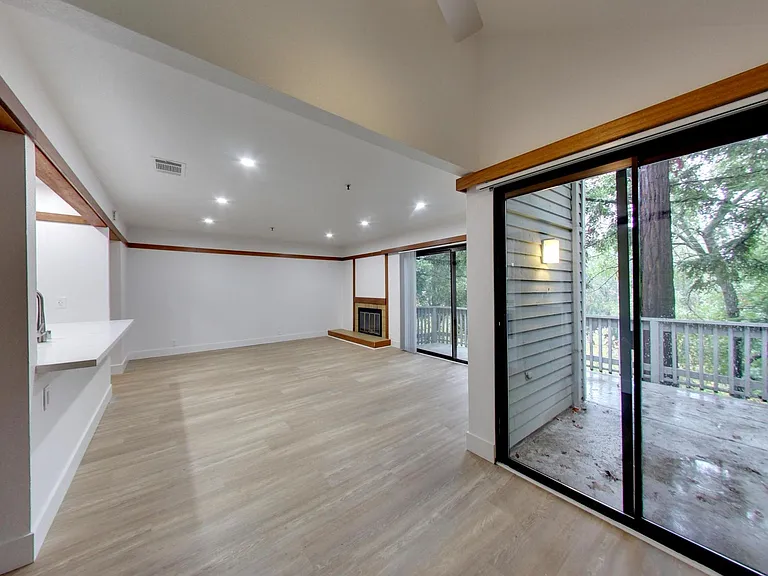 Riverwood Apartments — Photo 32