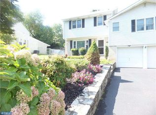 406 Valley View Rd, Willow Grove, PA 19090