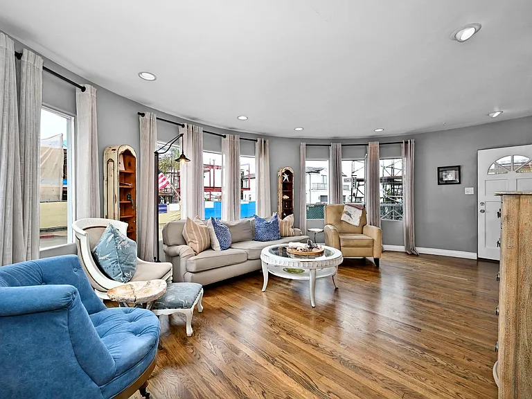 1405 W Bay Ave — Photo 8