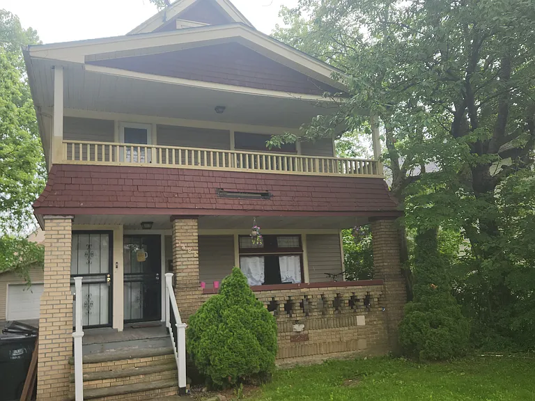 1483 Genesee Rd #UP — Photo 2