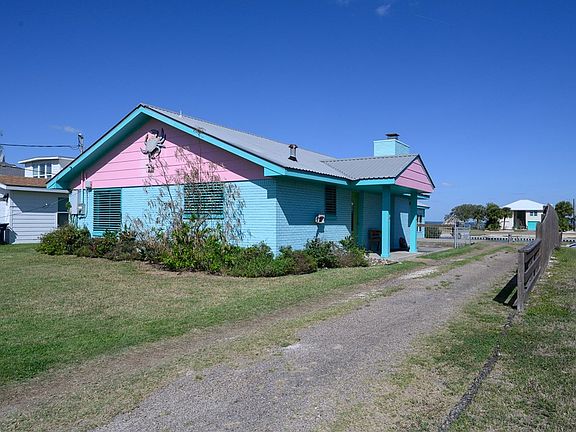 2nd image of 462 Copano Ridge Rd