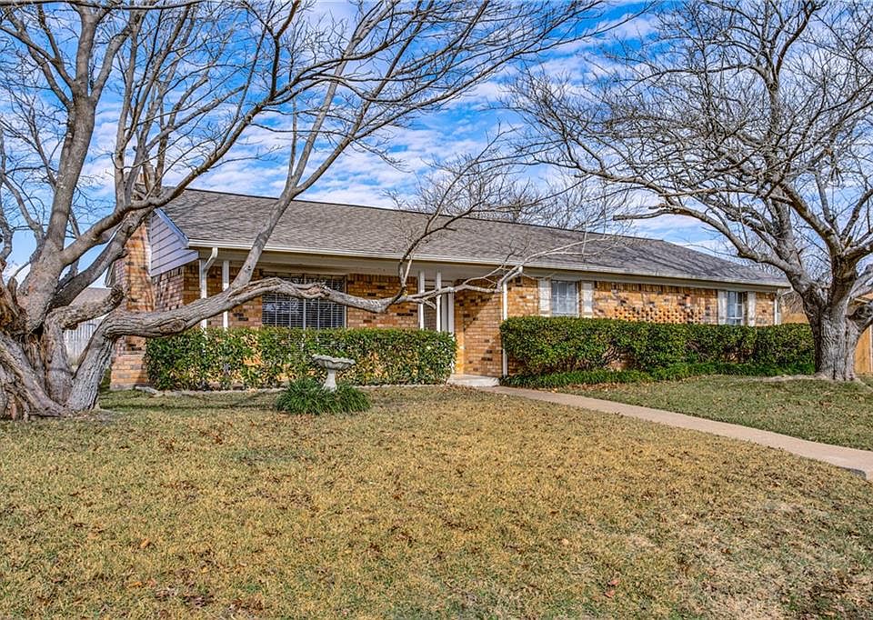1st image of 431 Riverwood Dr