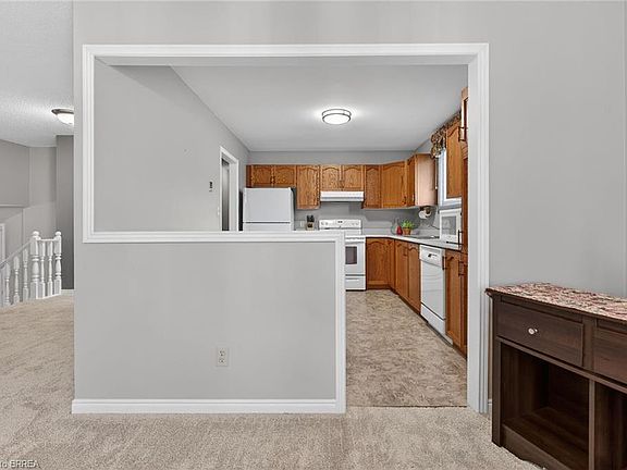 2nd image of 104 Viscount Rd