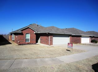 309 SW 43rd St, Moore, OK 73160