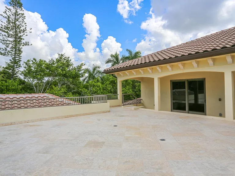 823 Cassena Rd — Photo 95