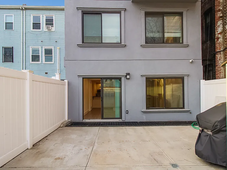 986 Jefferson Ave #2 — Photo 9