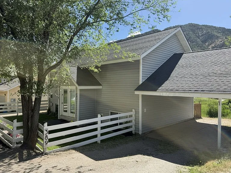 389 Grand Butte Ln — Photo 3