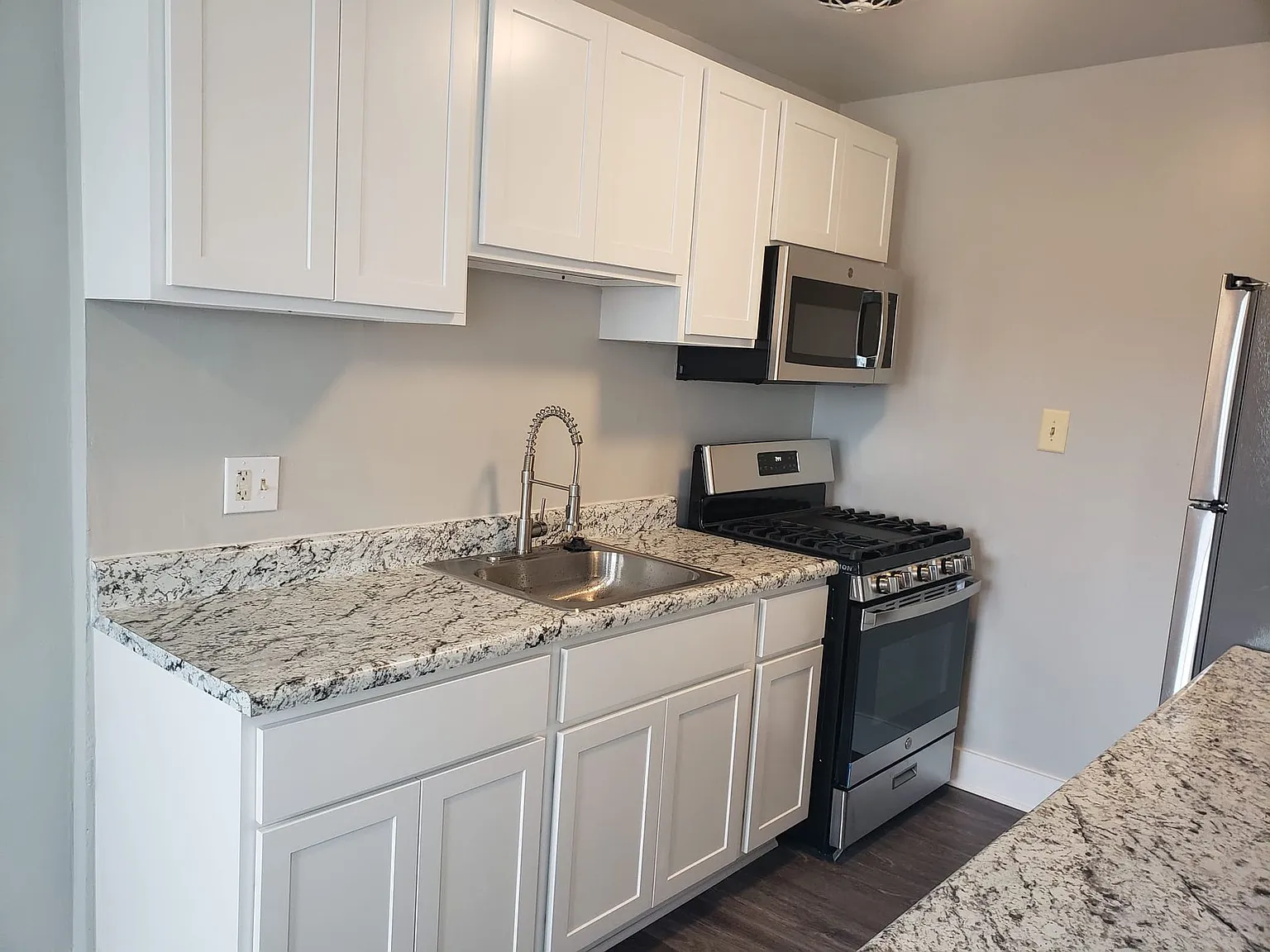 The Swift and The Current Apartments — Photo 1