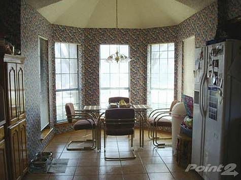 3rd image of 905 Baldwin Dr