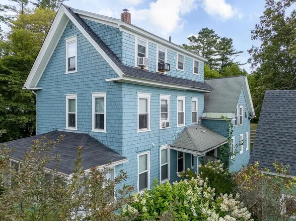 18 Oak Hill Avenue, Littleton, NH 03561