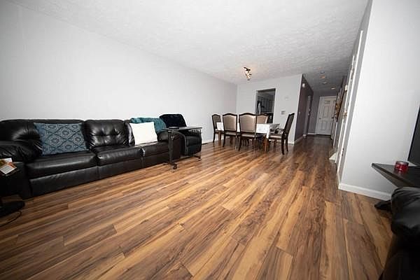 1st image of 24 Steeplechase Ct #24