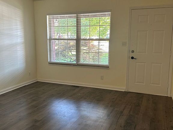 4th image of 4320 Roundtable Ct