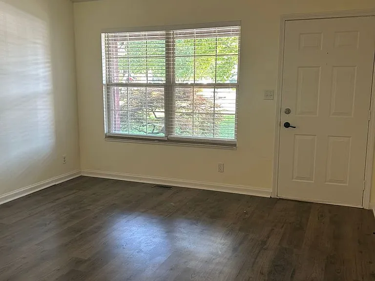 4320 Roundtable Ct — Photo 4