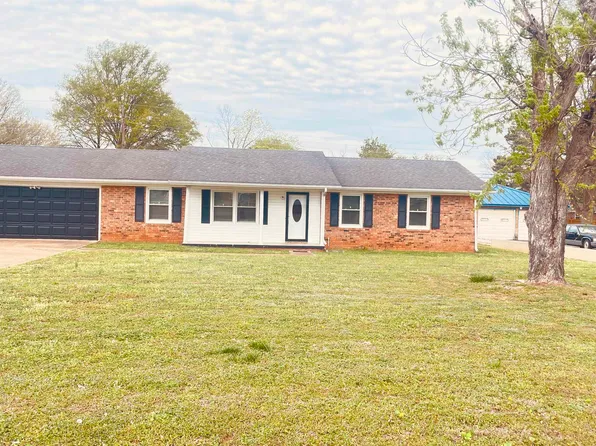 1504 Fords Way, Muscle Shoals, AL 35661