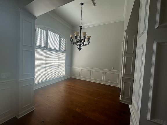 3rd image of 203 Eton Dr