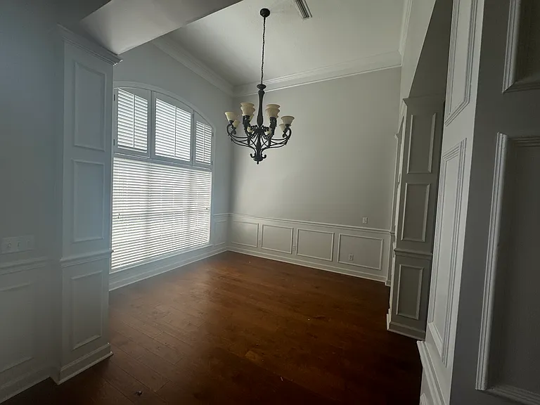 203 Eton Dr — Photo 3