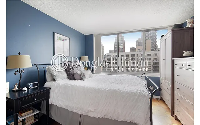 Sold by Douglas Elliman | media 15