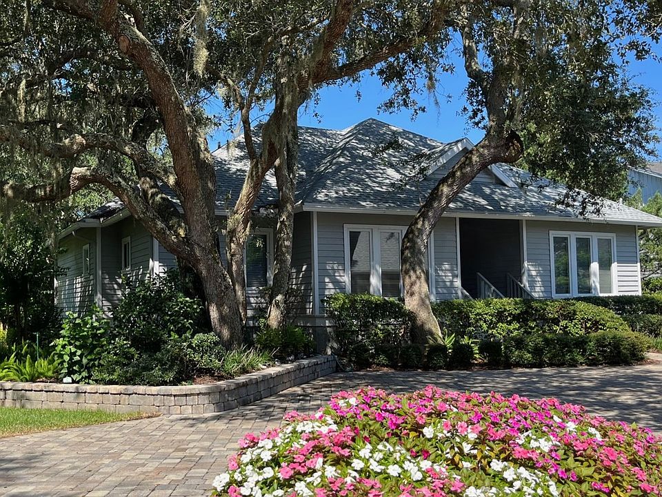1st image of 26 Oak Point Dr