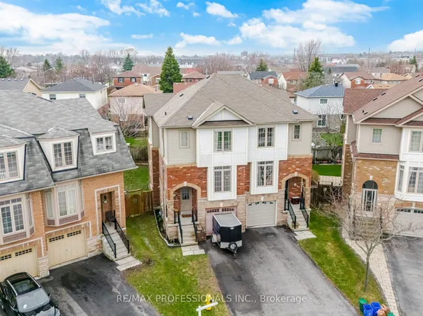 45 Horton St, Ajax, ON L1Z 1E3