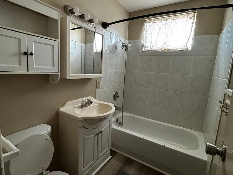 2028 Parkway — Photo 13