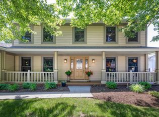 6104 Heritage Ln, Lisle, IL 60532