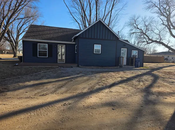 625 N 5th St, Pierce, NE 68767