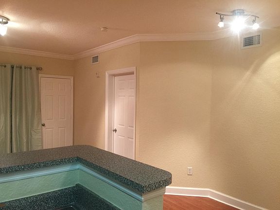 5th image of 304 E South St Unit 1019