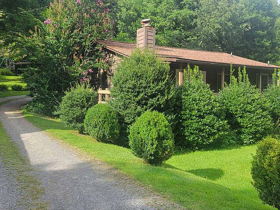 3rd image of 11 Crystalwood Ln