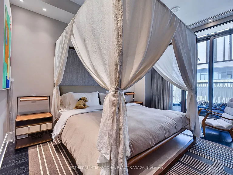 50 Charles St E #5501 — Photo 31