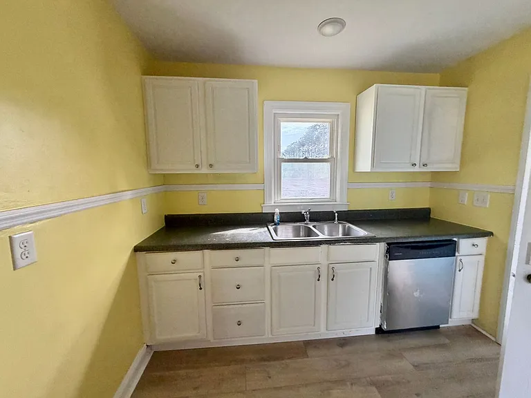 1050 Piner Rd — Photo 4