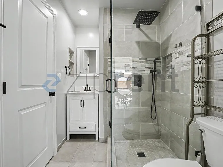 4390 Cerritos Ave — Photo 20