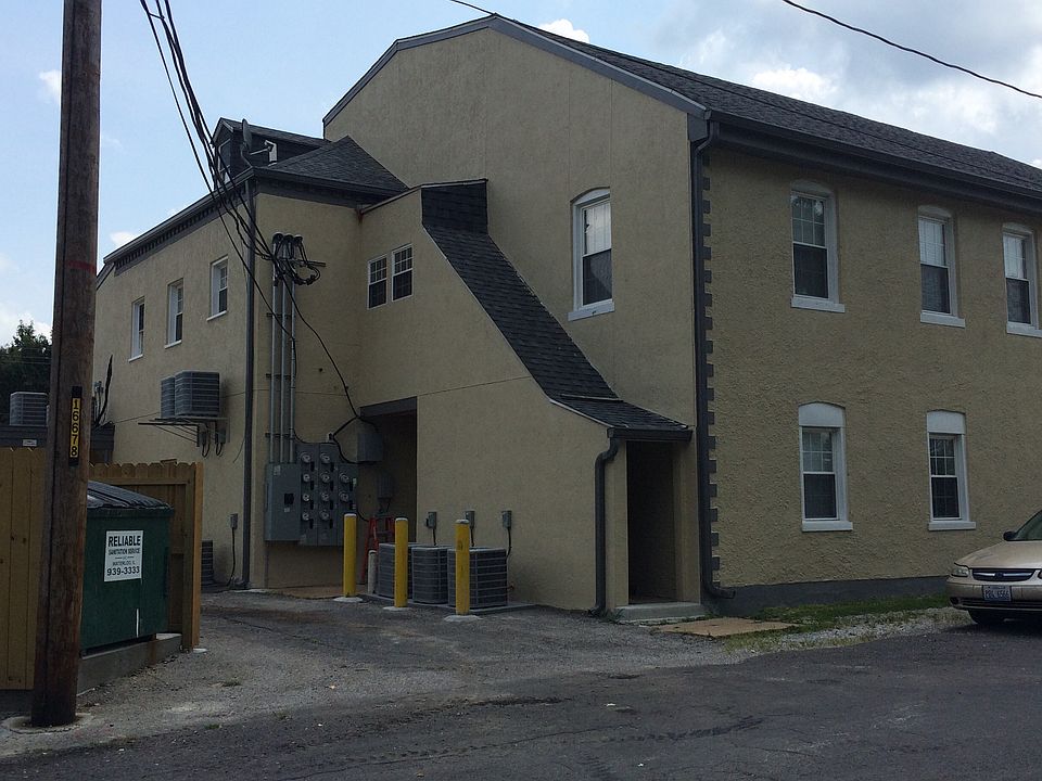 2nd image of 130 E Madison St #3
