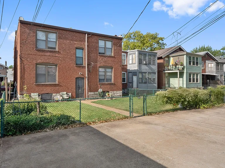 3637 Bowen — Photo 29