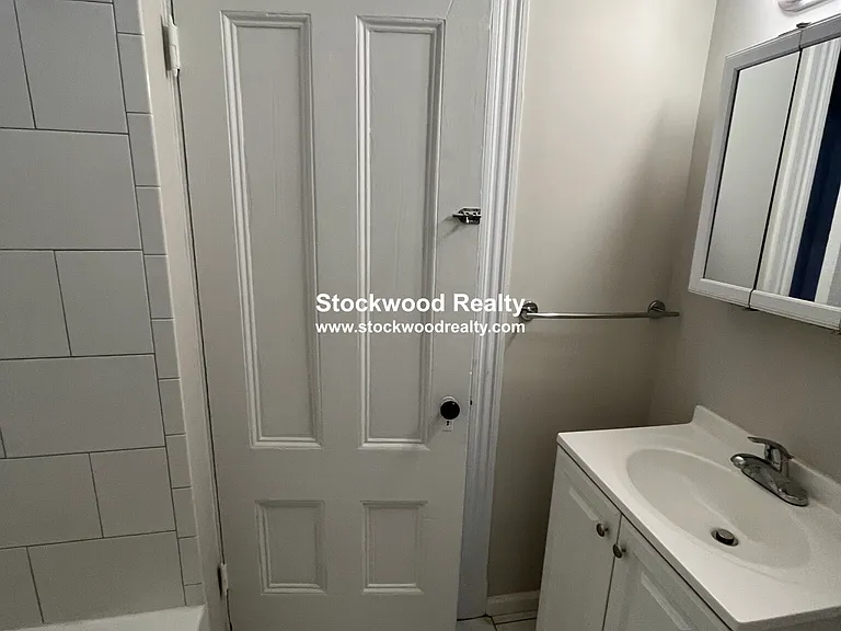 274 E Cottage St #1 — Photo 44