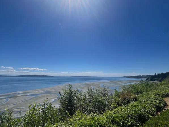 14444 Sunrise Dr NE, Bainbridge Island, WA 98110