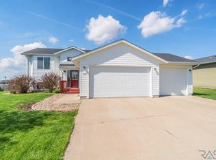 108 Jessica St, Worthing, SD 57077
