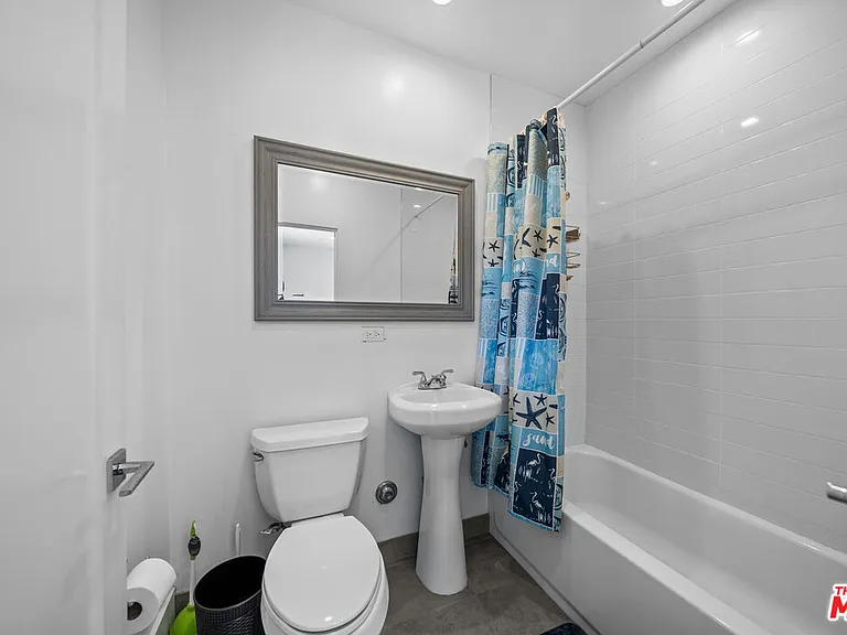 12534 W Gilmore Ave — Photo 3