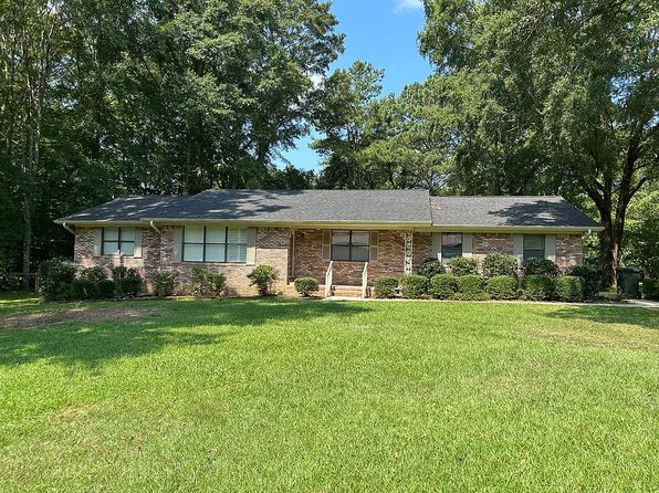 1304 Charter Cir