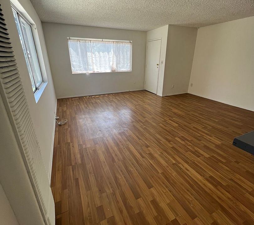 1st image of 2937 S Orange Dr #1