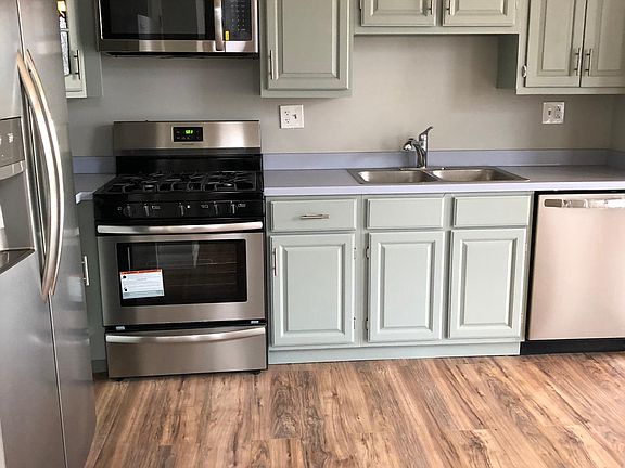 5th image of 1523 Golfview Dr