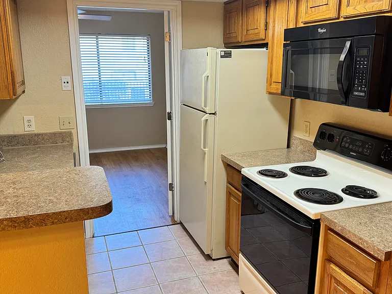 2311 Balsam Dr #H105 — Photo 5