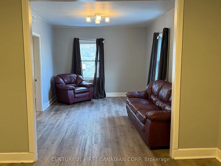 1072 Dundas St #3 — Photo 14