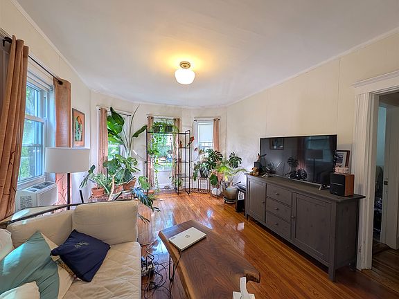 2nd image of 434 Main St #1