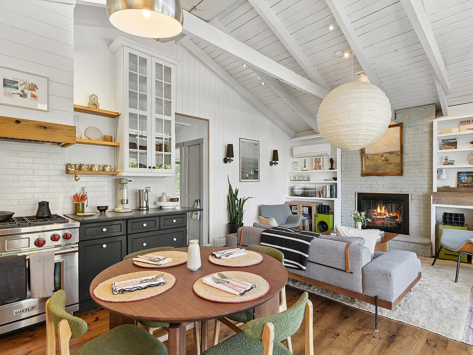 Ditch Plains Beach House - Steps from the Ocean - — Photo 4