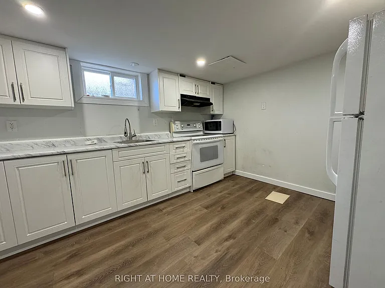 950 Queens Blvd #LOWER — Photo 6