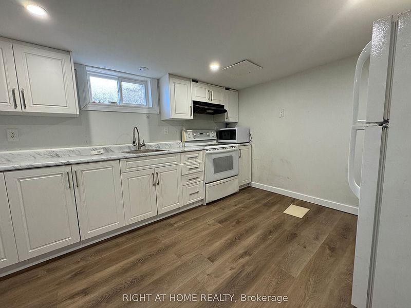 Kitchener House for rent - 1 Bedroom — photo 5