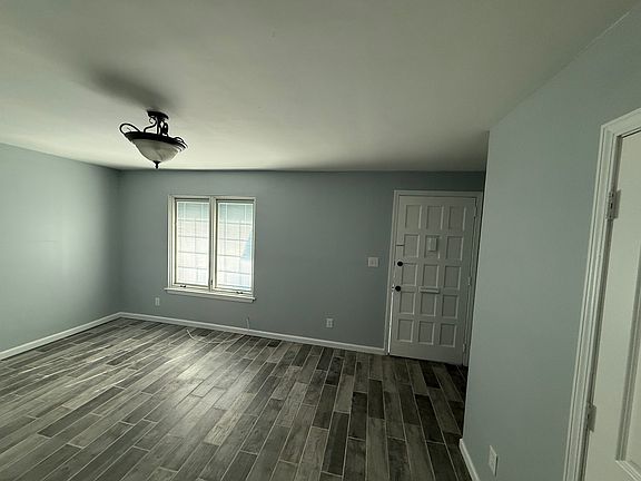 4th image of 143 Peyton Pl SW