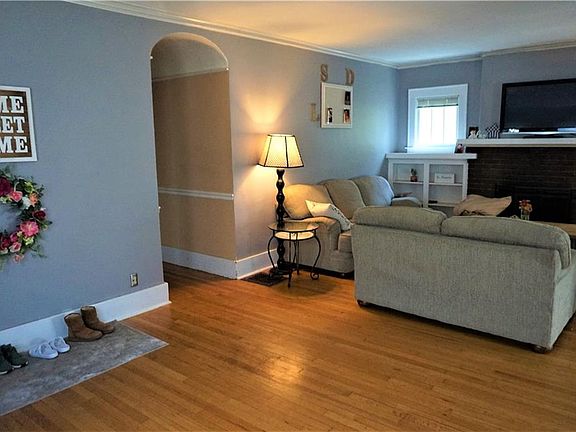 5th image of 117-19 Twin Hills Dr