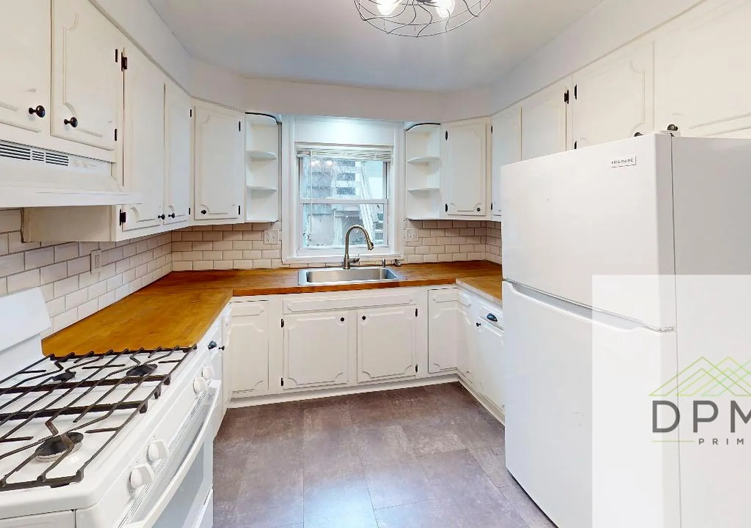 306 E Hillsdale — Photo 1