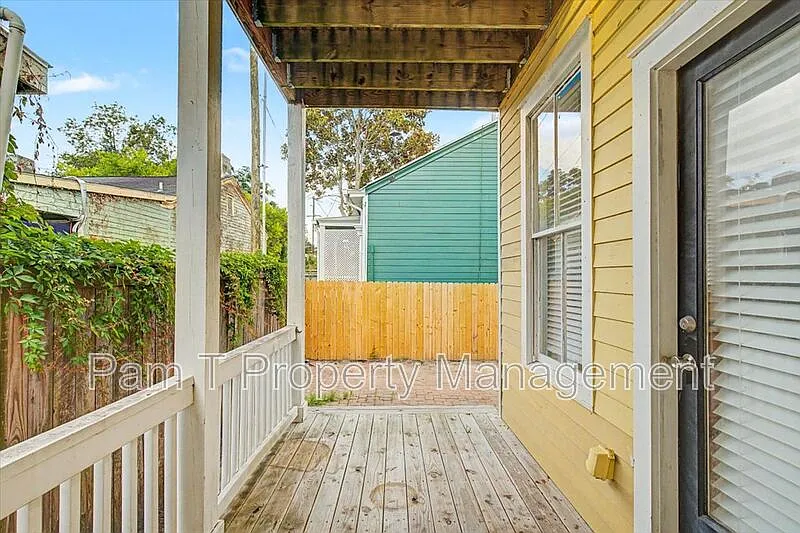 1 bed, 1.0 bath, 820 sqft, $1,695 — Photo 2